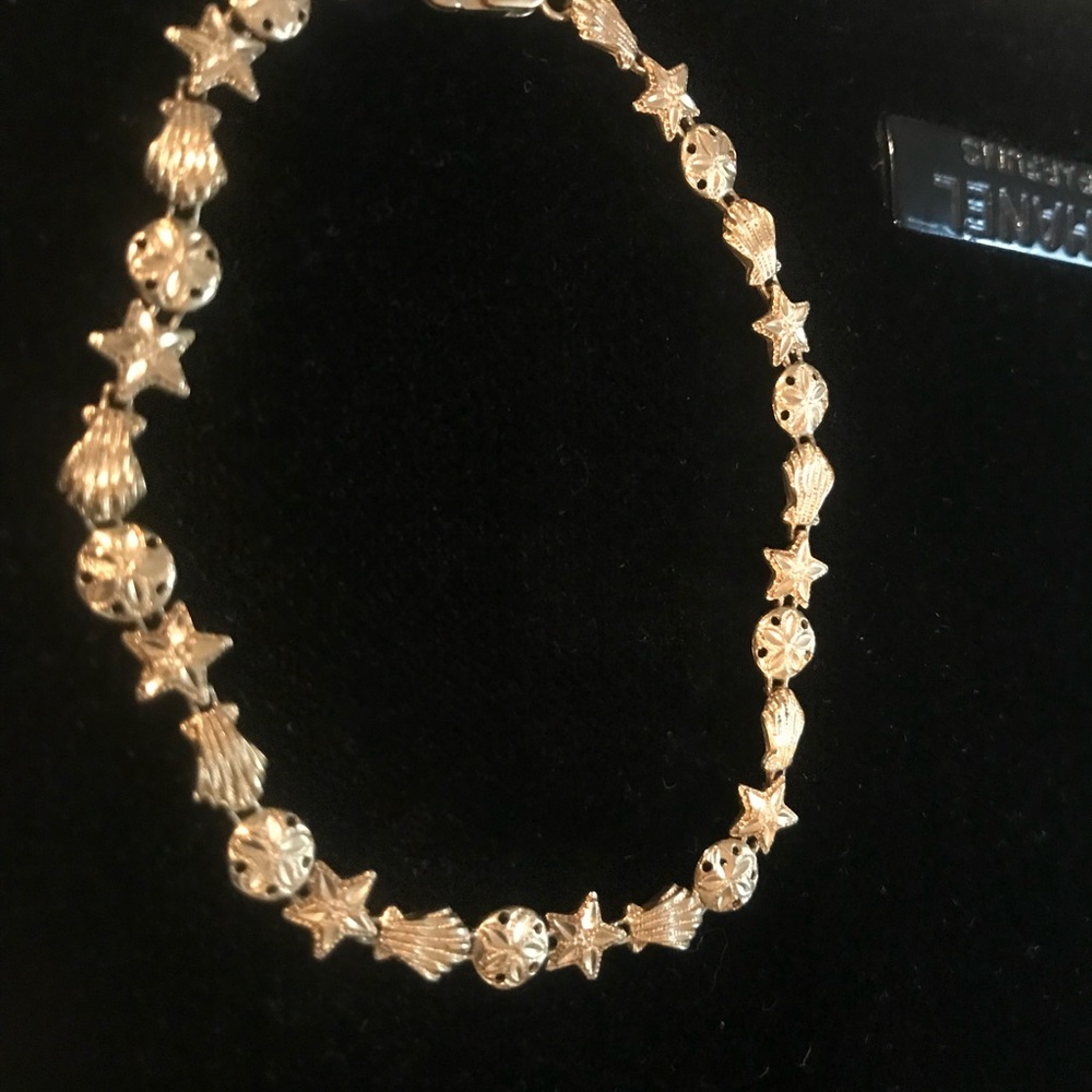 14k Yellow Gold Textured Starfish and Sand Dollar Bracelet - Picture 9 of 9